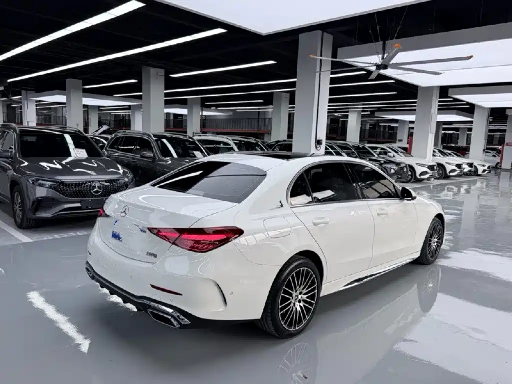 Mercedes-Benz C-Class — миниатюра 8