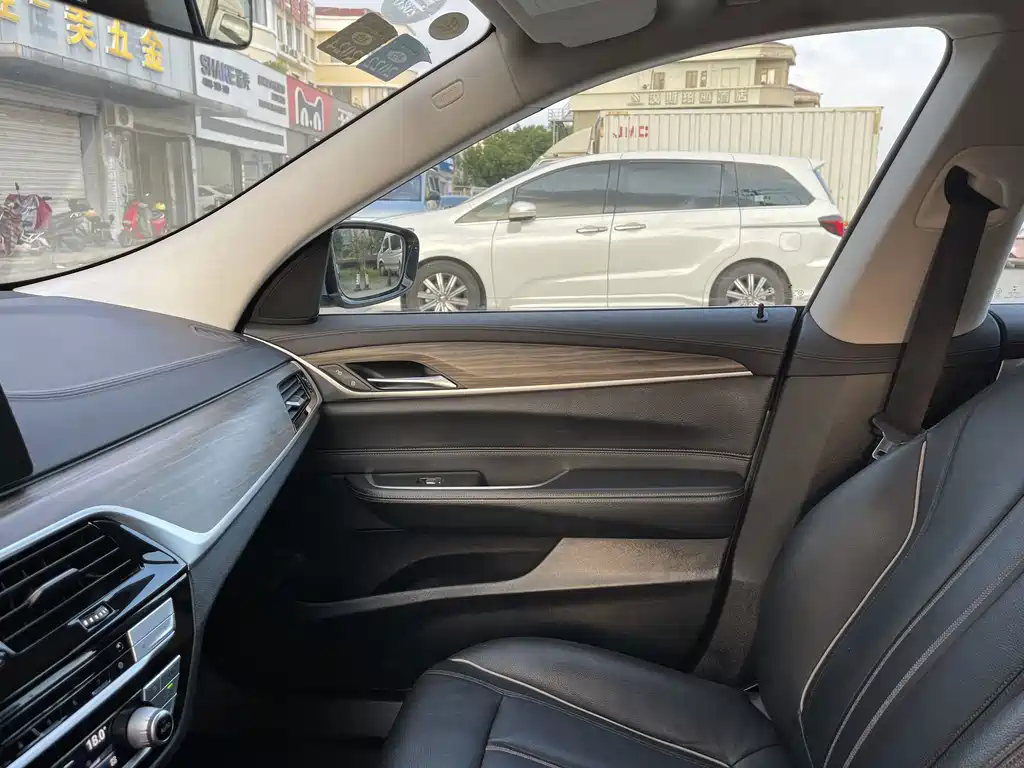 BMW 6 Series GT — миниатюра 23