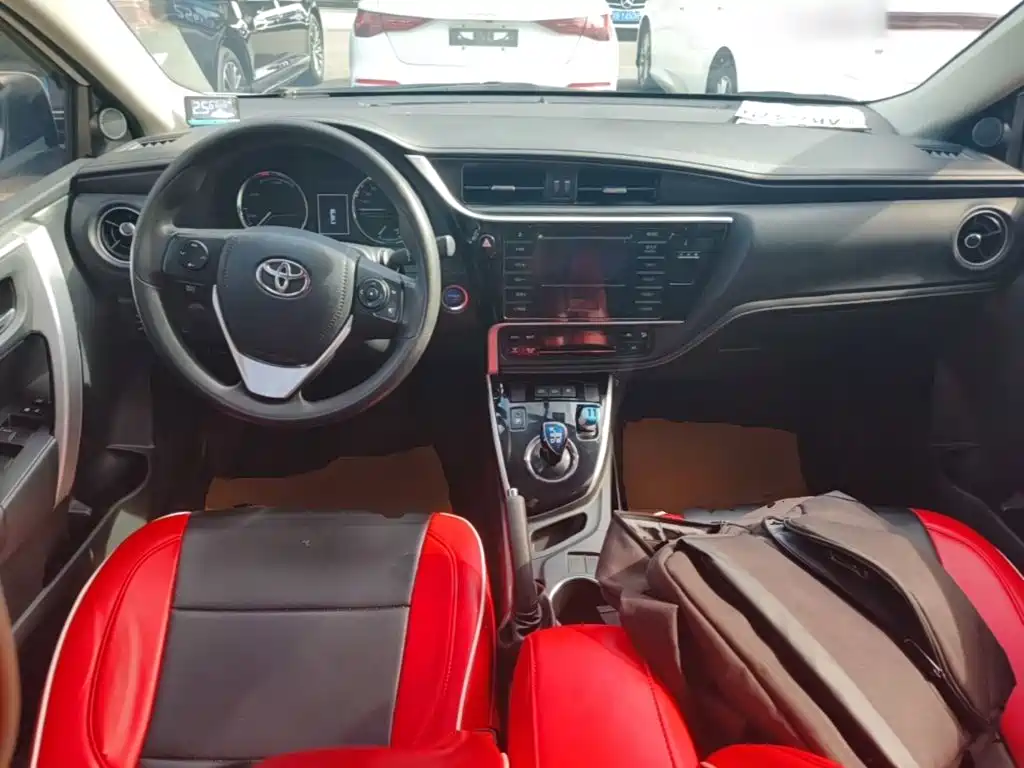 Toyota Corolla Hybrid — миниатюра 10