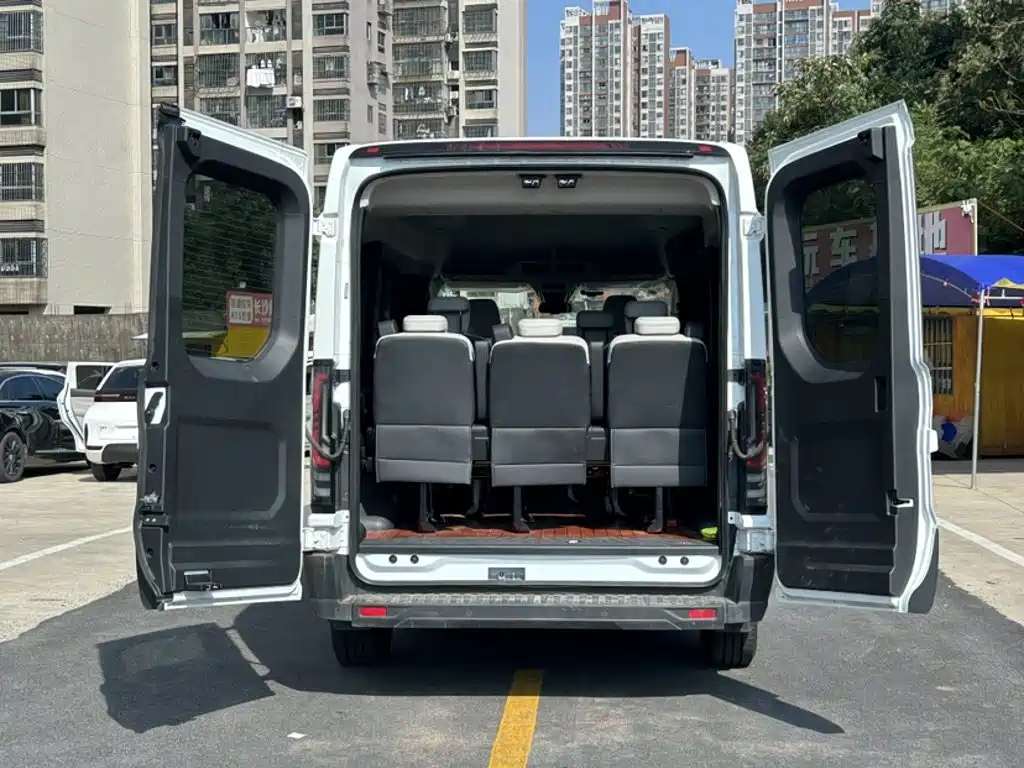 Ford E-Transit — миниатюра 18