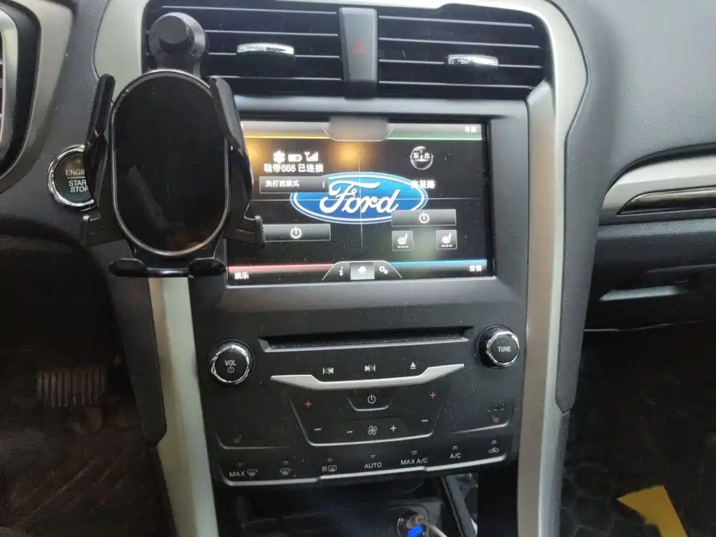 Ford Mondeo — миниатюра 6
