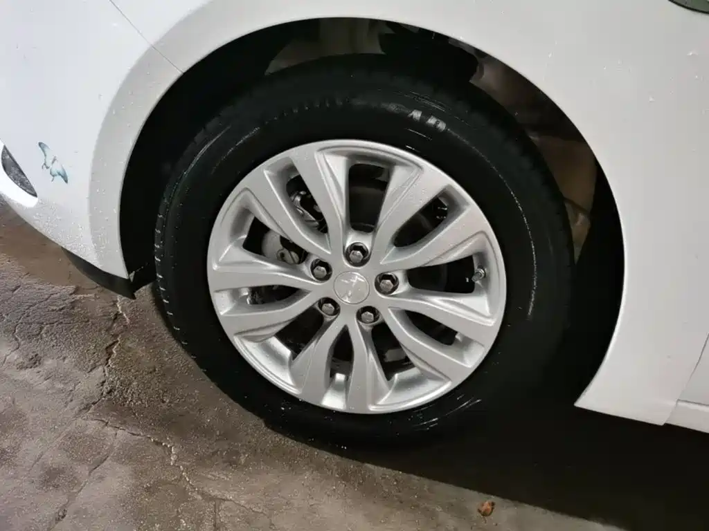 Buick Excelle — миниатюра 23