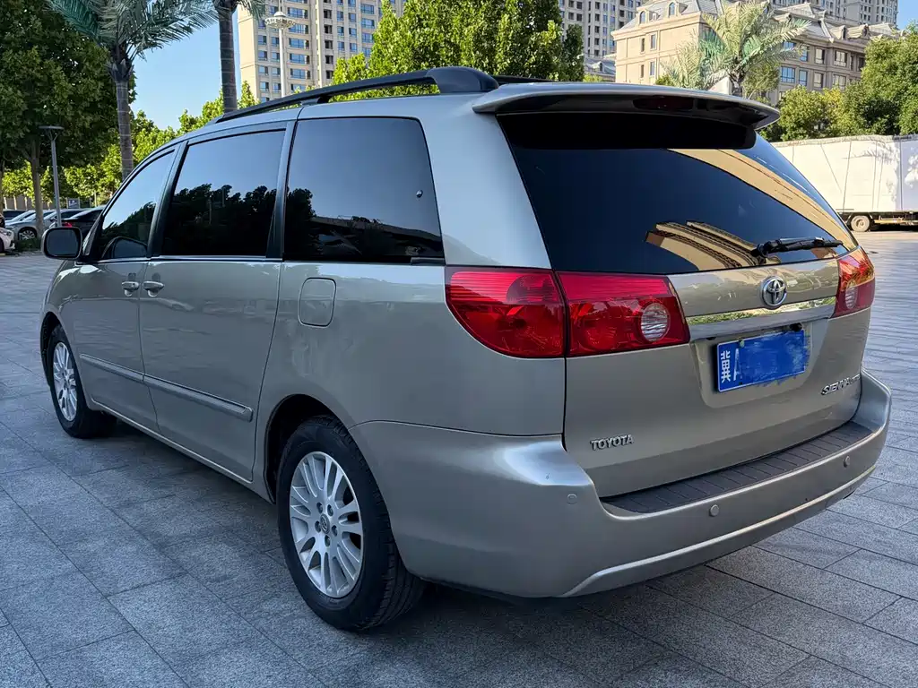 Toyota Sienna 2010 Sienna