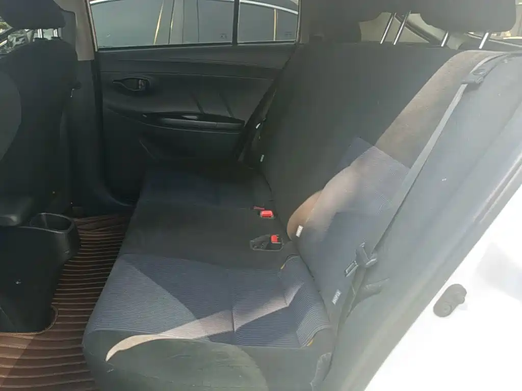 Toyota Yaris L — миниатюра 17