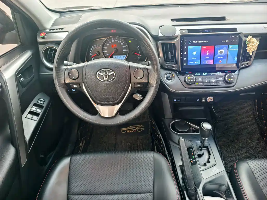 Toyota RAV4 — миниатюра 11