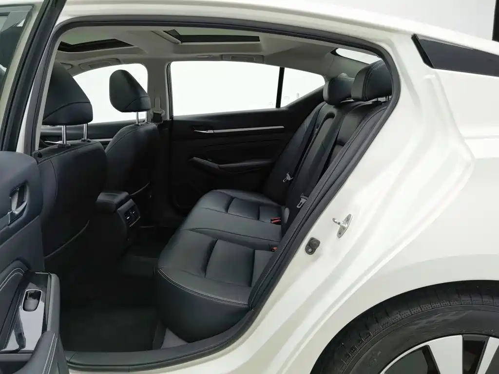 Nissan Teana — миниатюра 15