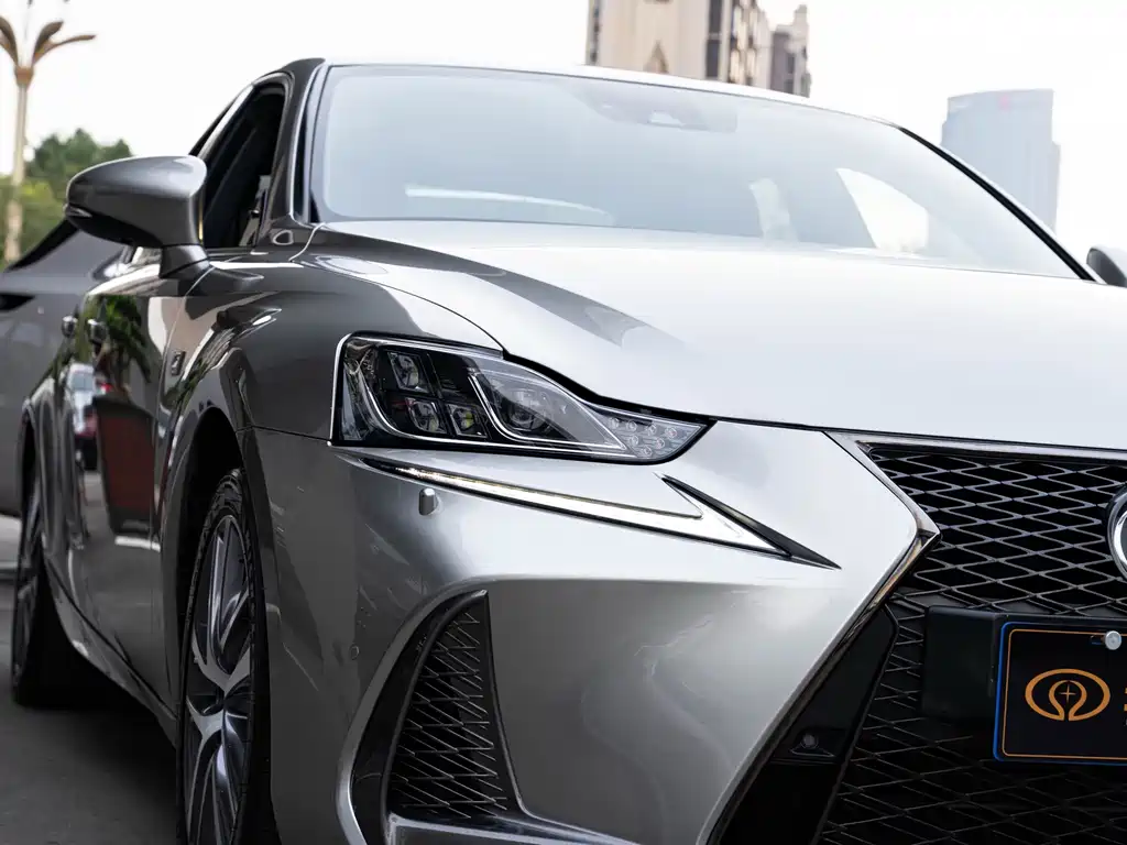Lexus IS — миниатюра 6