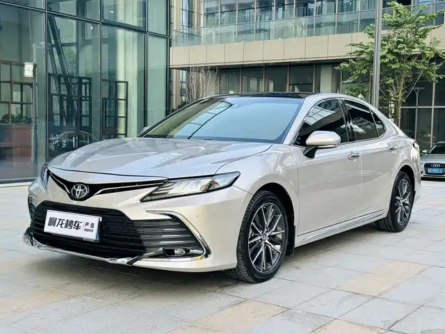 TOYOTA CAMRY 2024