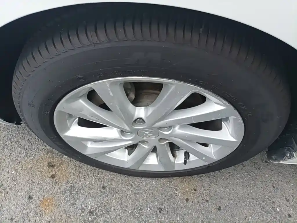 Buick Verano — миниатюра 23