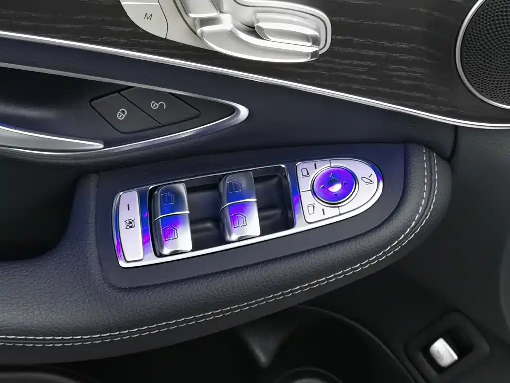 Mercedes-Benz C-Class — миниатюра 9