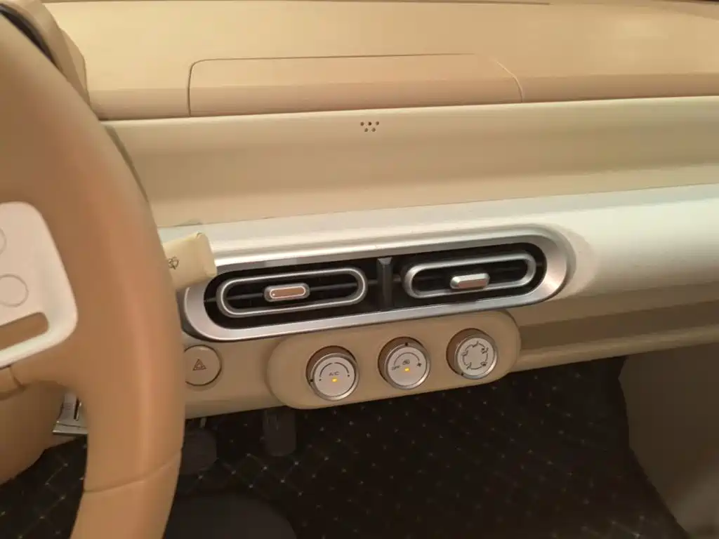 Wuling MINIEV — миниатюра 13