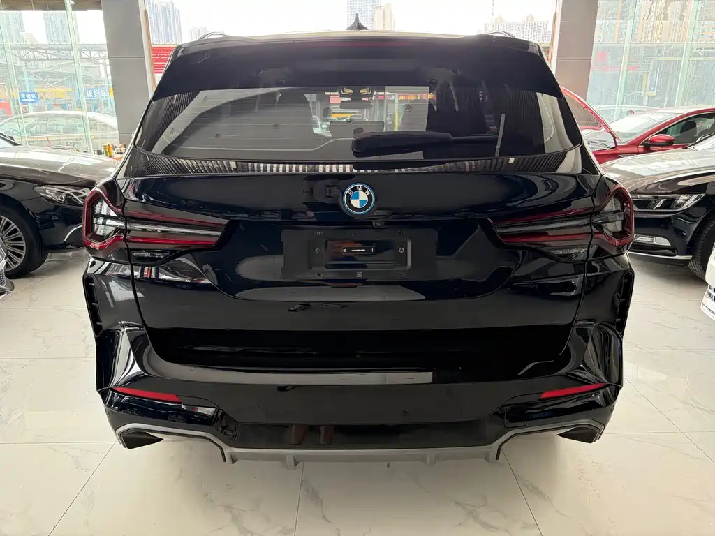 BMW iX3 — миниатюра 7