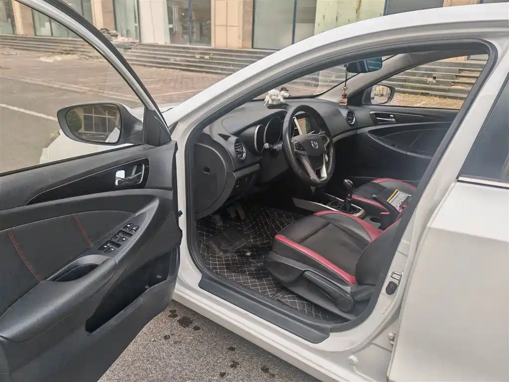 Changan Eado XT — миниатюра 10