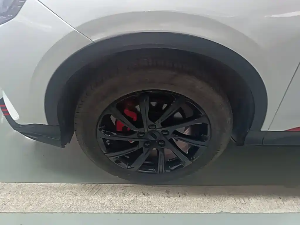 Geely Binyue — миниатюра 23