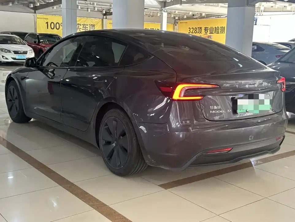 Tesla Model 3 — миниатюра 4