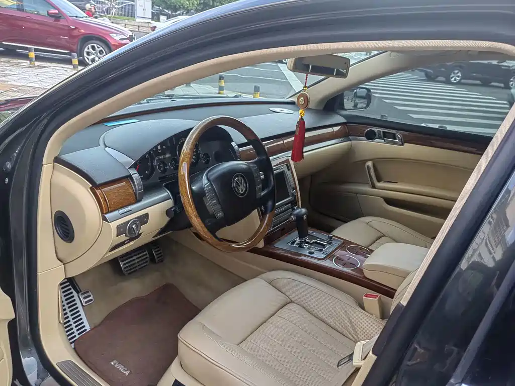 Volkswagen Phaeton — миниатюра 11