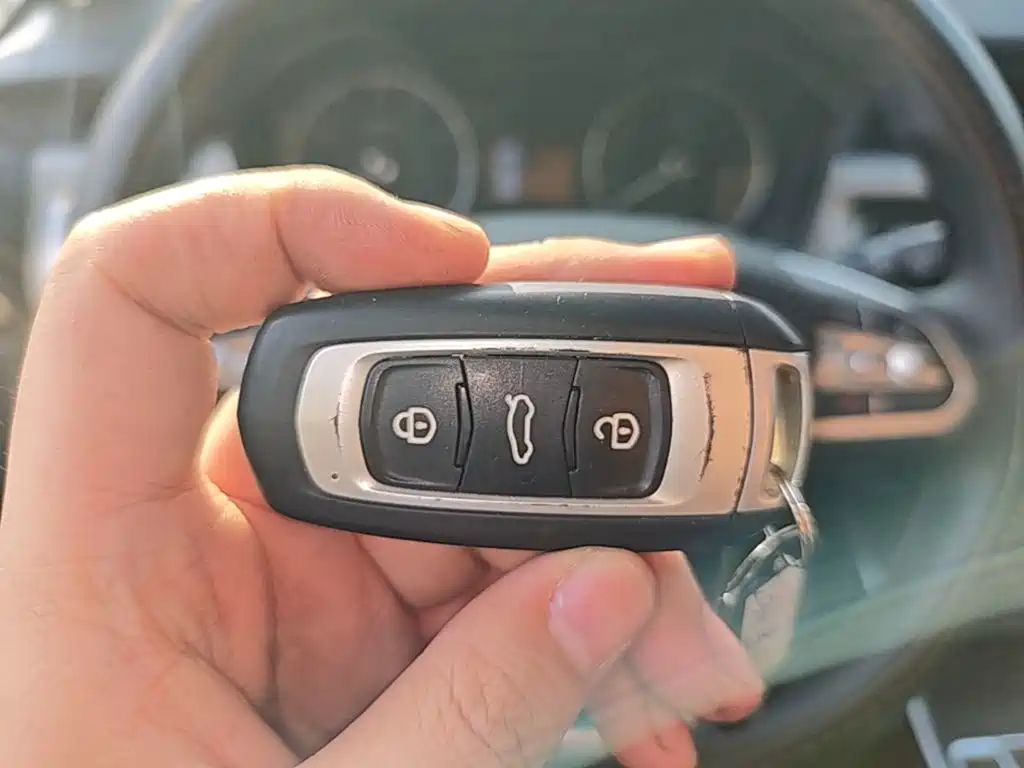 Geely Vision X3 — миниатюра 9