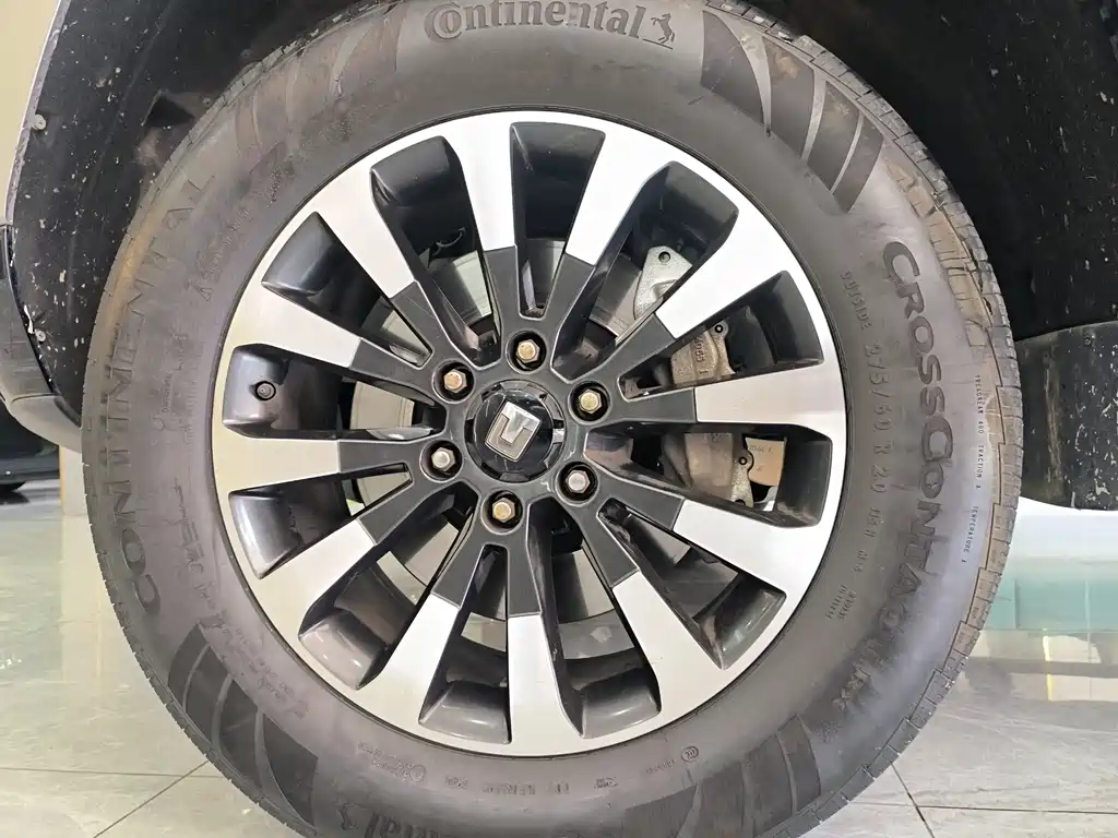 TANK TANK 700 NEW ENERGY