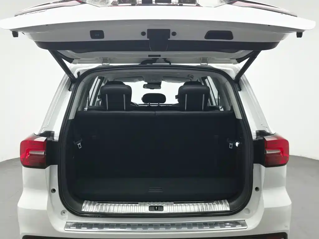 Roewe RX8 — миниатюра 16