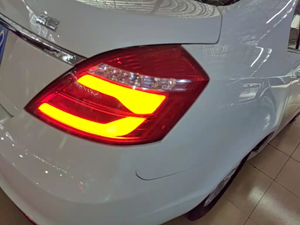Geely Emgrand — миниатюра 8