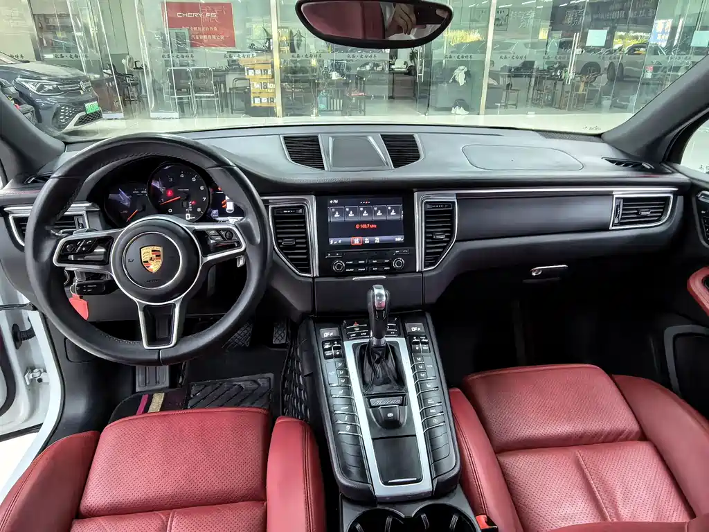 Porsche Macan — миниатюра 8