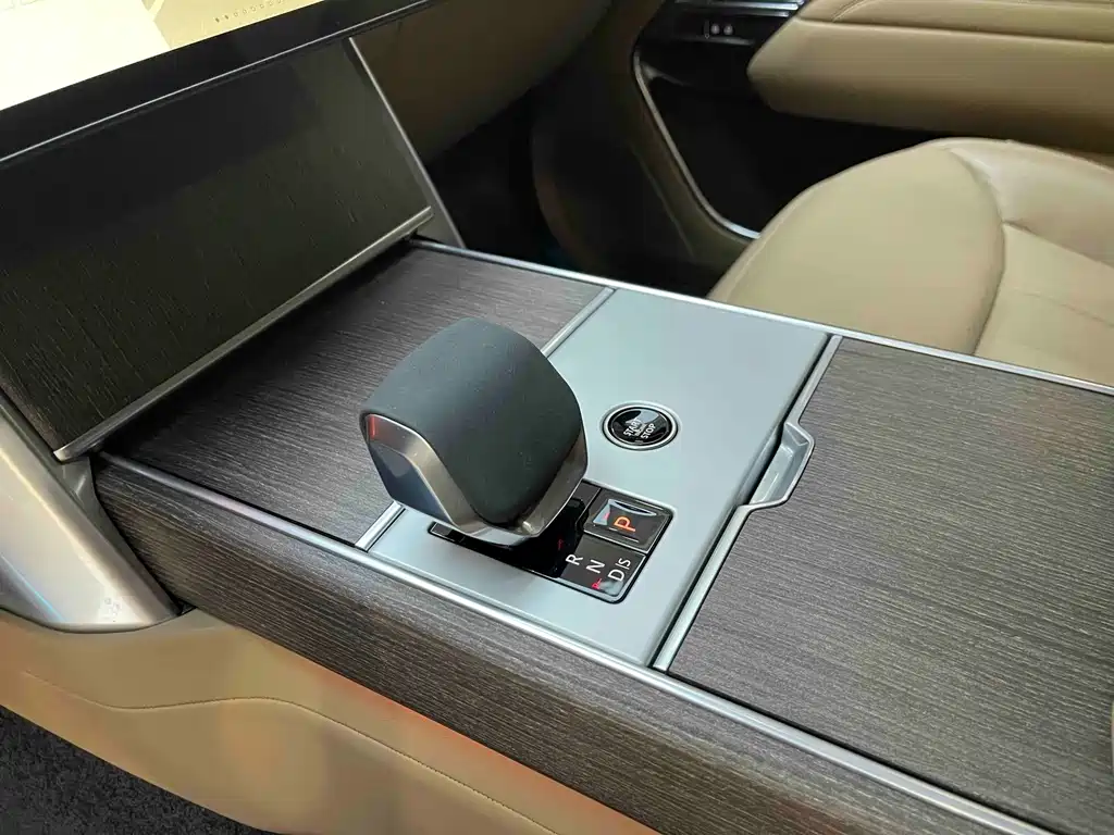 Land Rover Range Rover — миниатюра 19