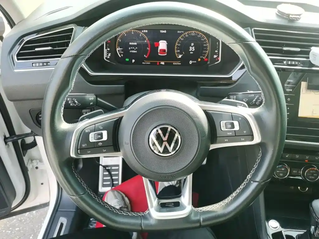 Volkswagen Tiguan L — миниатюра 11