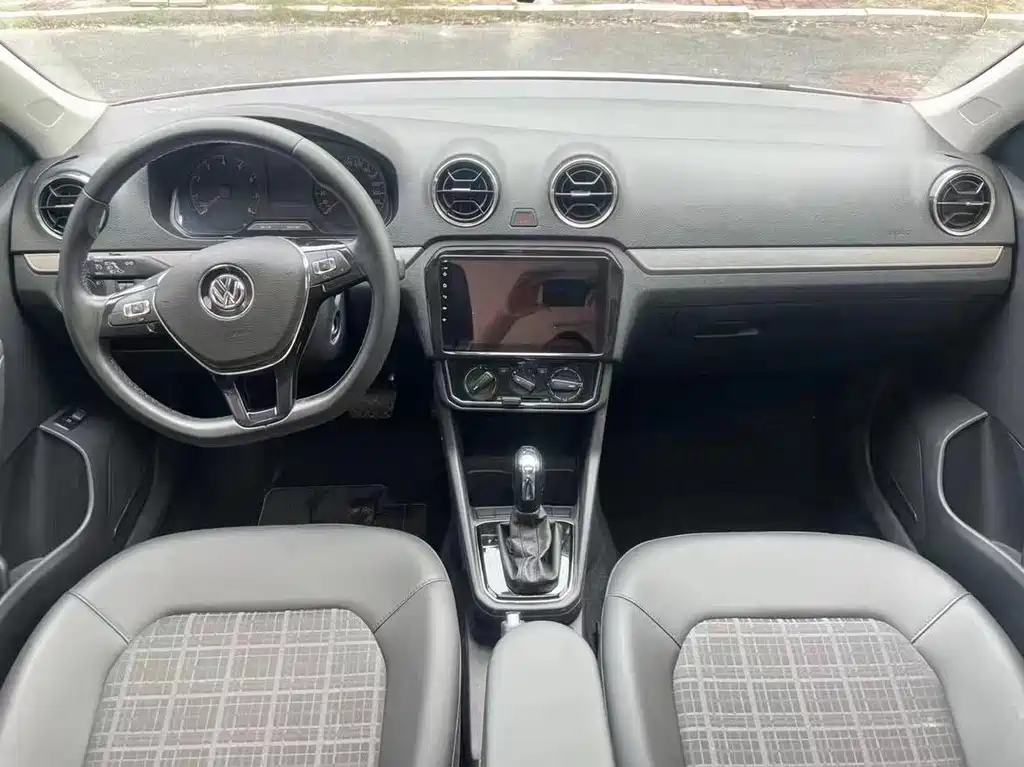 Volkswagen Jetta — миниатюра 8