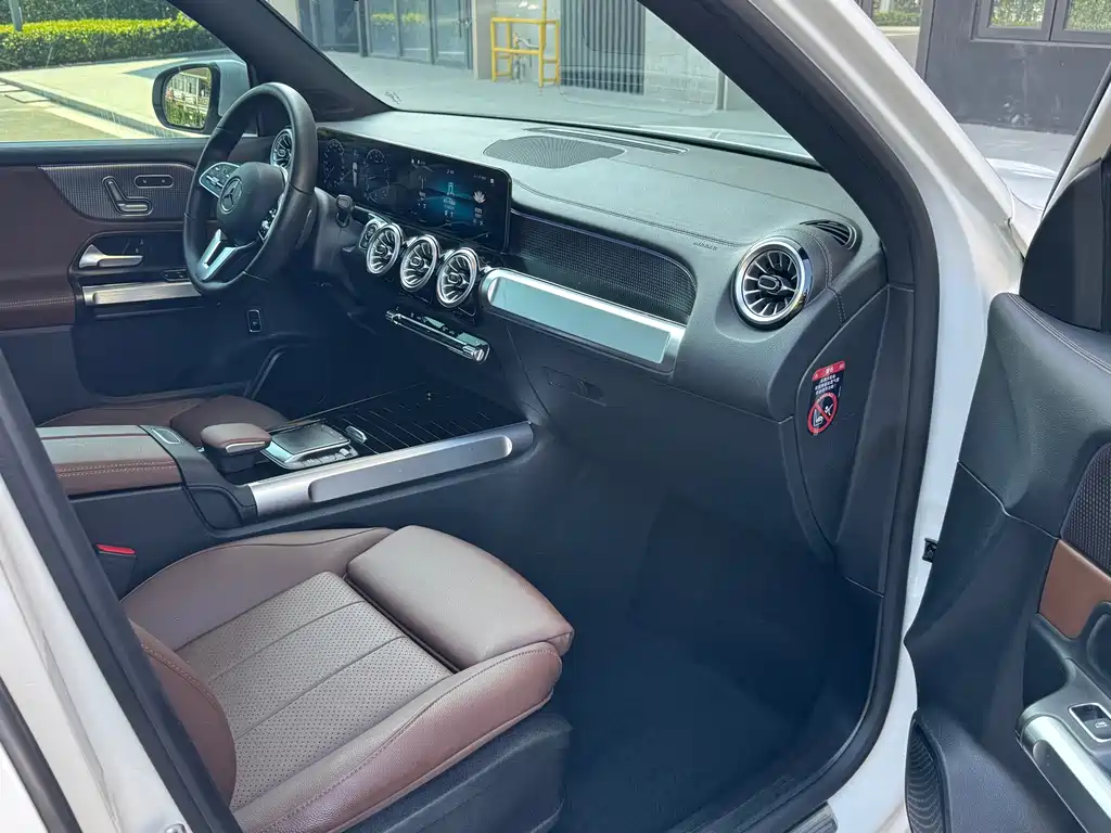 Mercedes-Benz GLB — миниатюра 4