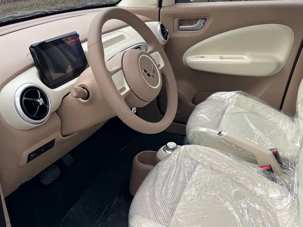 Wuling MINIEV — миниатюра 8
