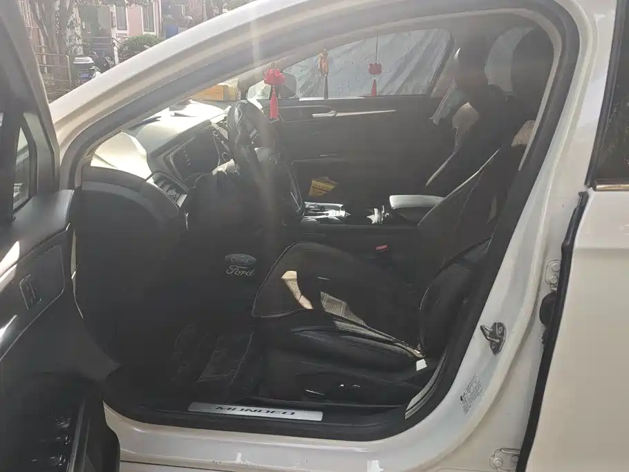Ford Mondeo — миниатюра 9
