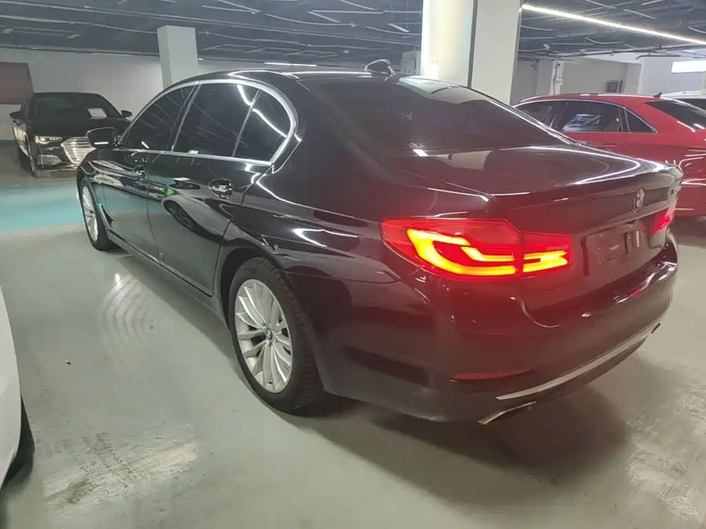 BMW 5 Series — миниатюра 5