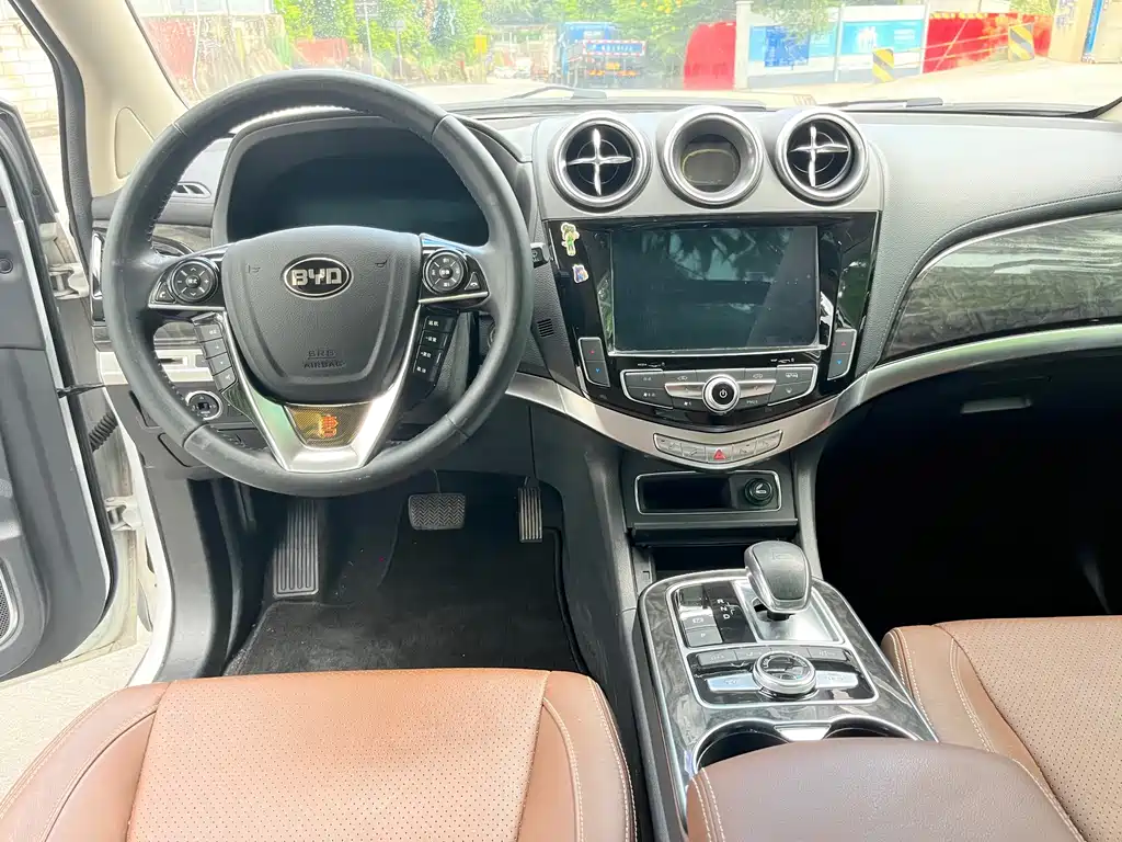 BYD Tang New Energy — миниатюра 6