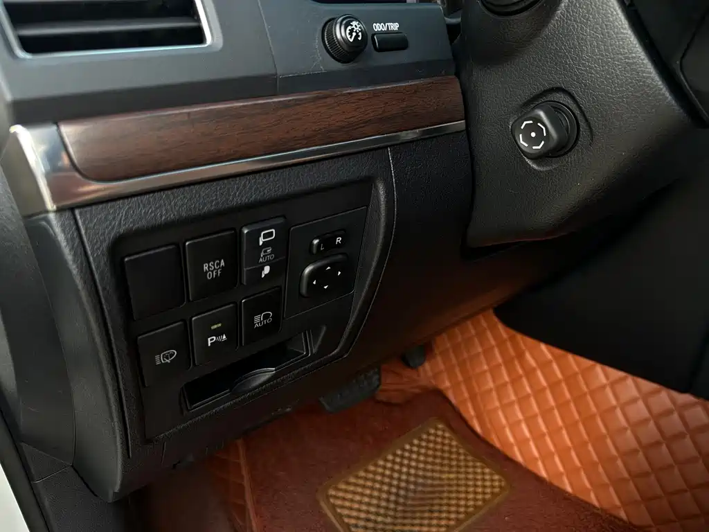 Toyota Land Cruiser — миниатюра 16