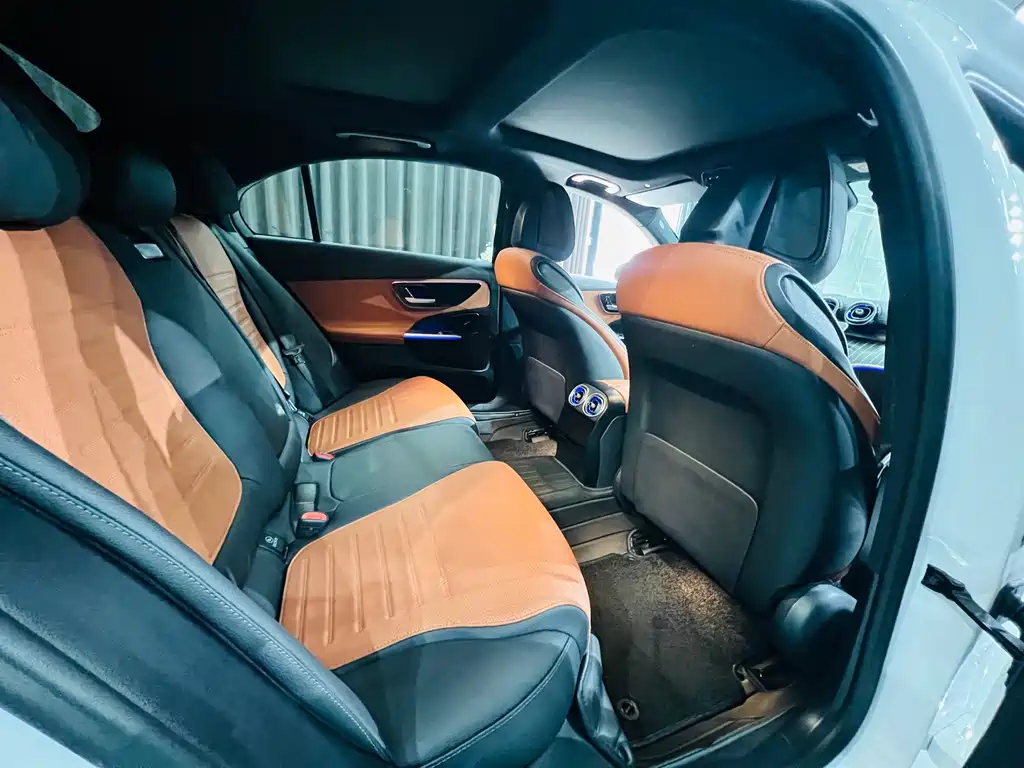 Mercedes-Benz C-Class — миниатюра 12