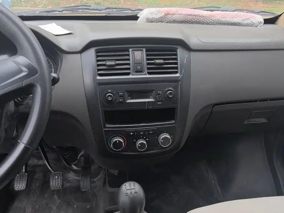 Wuling Rongguang S — миниатюра 13