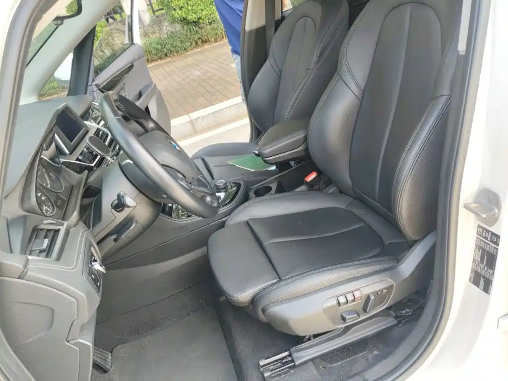 BMW 2 Series Active Tourer (Import) — миниатюра 11