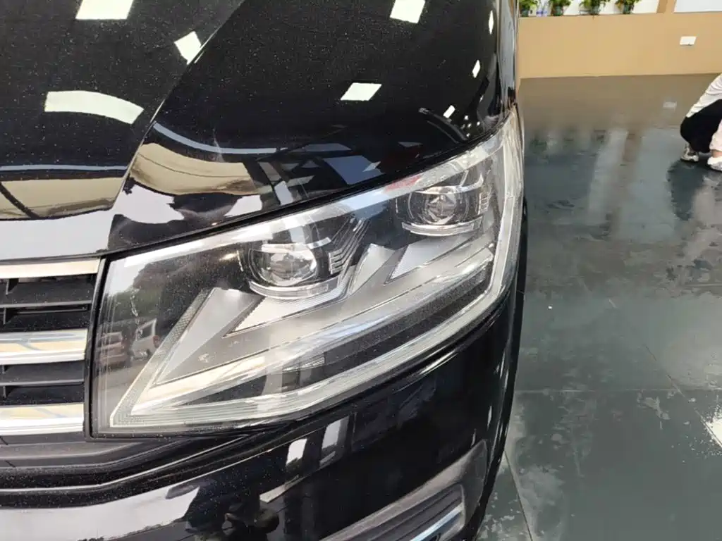 Volkswagen Multivan — миниатюра 24