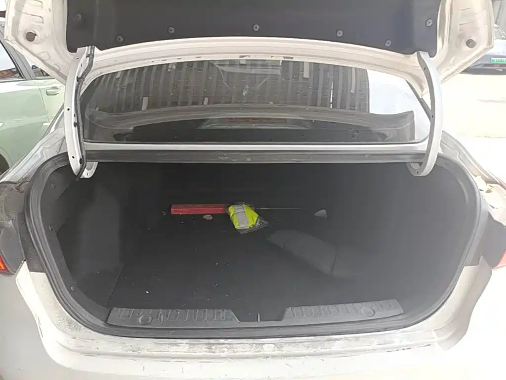 Changan Eado New Energy — миниатюра 19