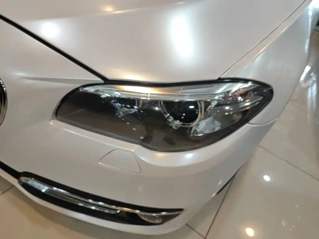 BMW 5 Series — миниатюра 24