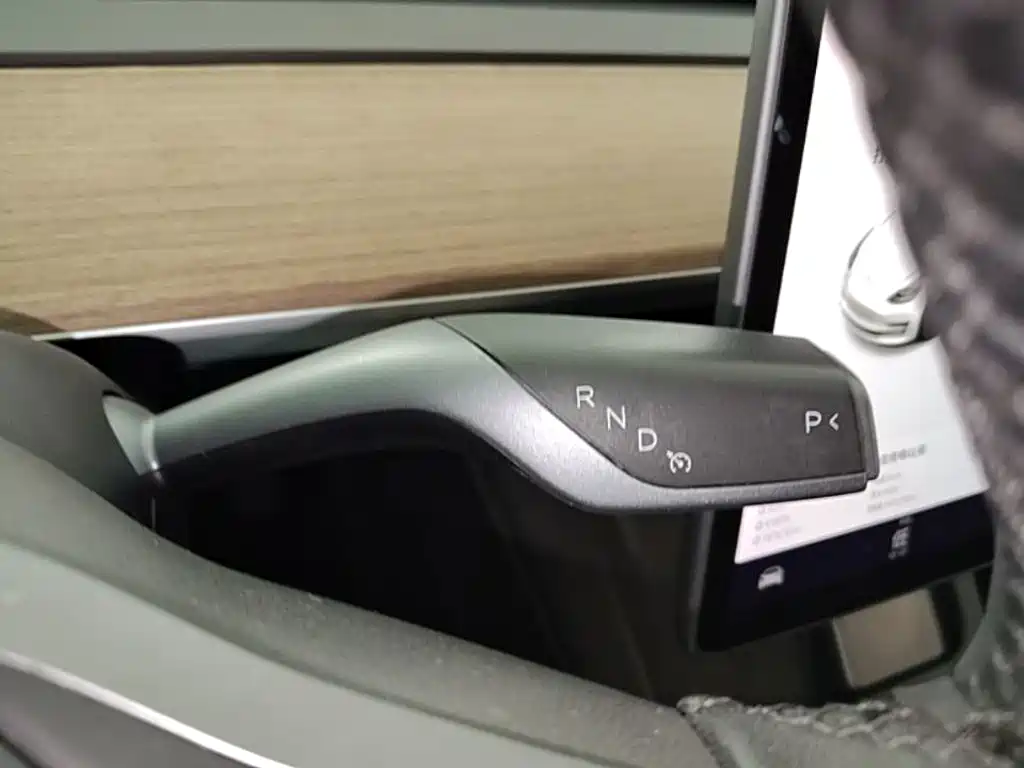 Tesla Model 3 — миниатюра 14