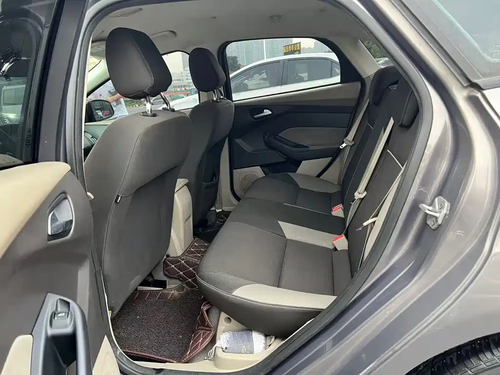 Ford Focus — миниатюра 6