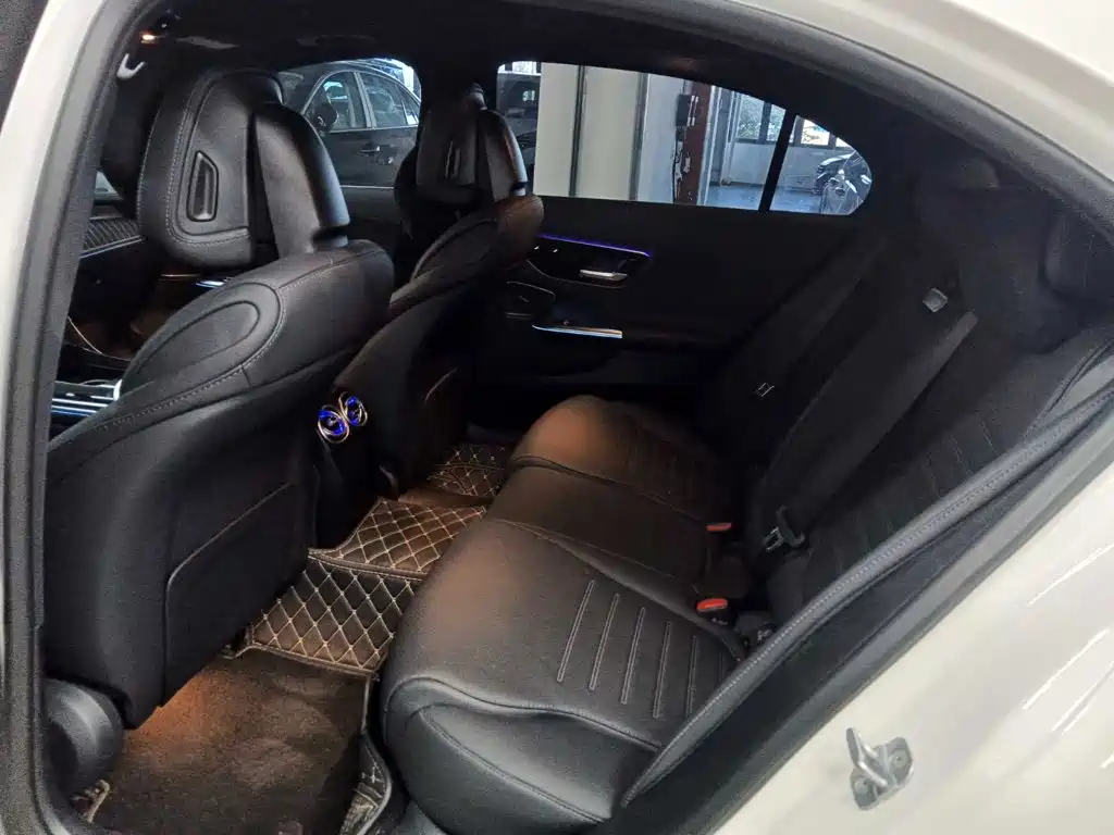 Mercedes-Benz C-Class — миниатюра 9