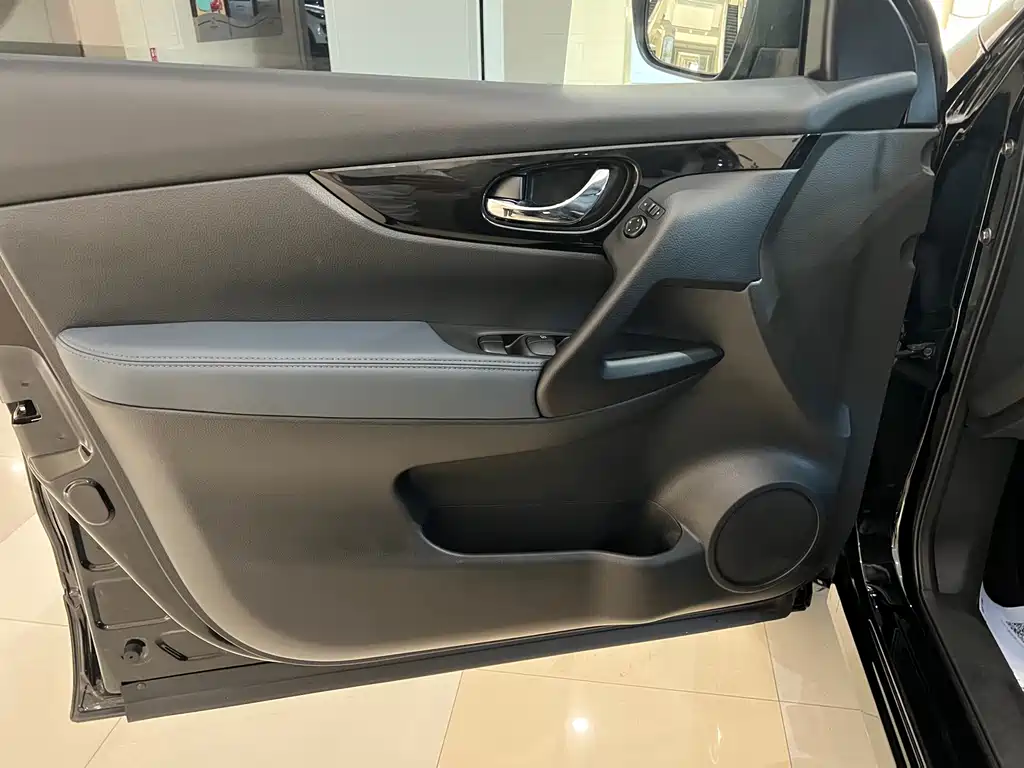 Nissan Qashqai — миниатюра 6