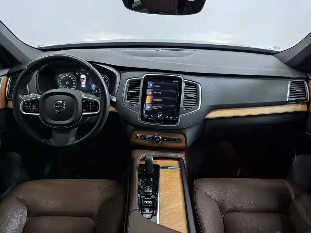 Volvo XC90 2021 B5 Luxury 5 мест