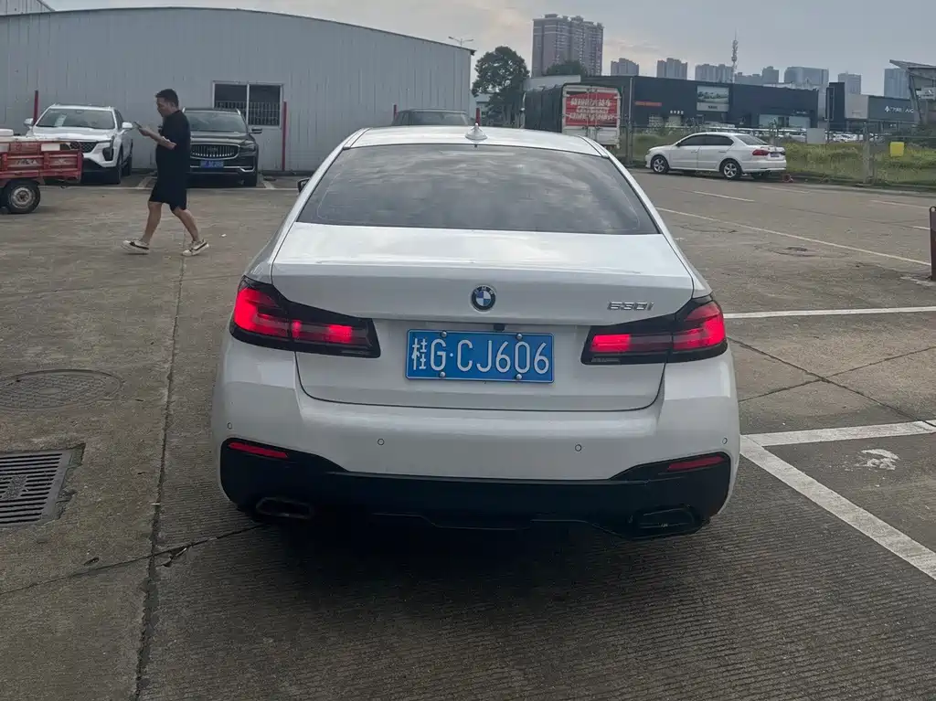 BMW 5 Series (Import) — миниатюра 4