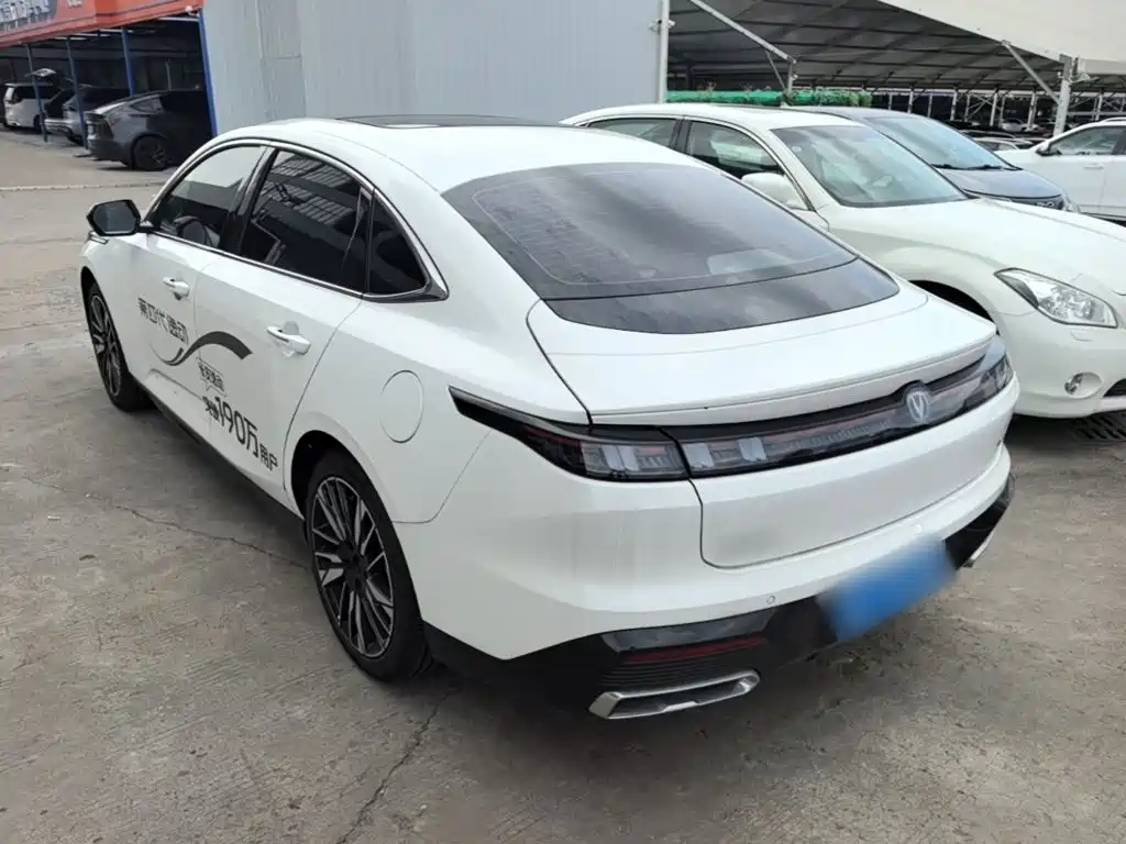 Changan Eado — миниатюра 5