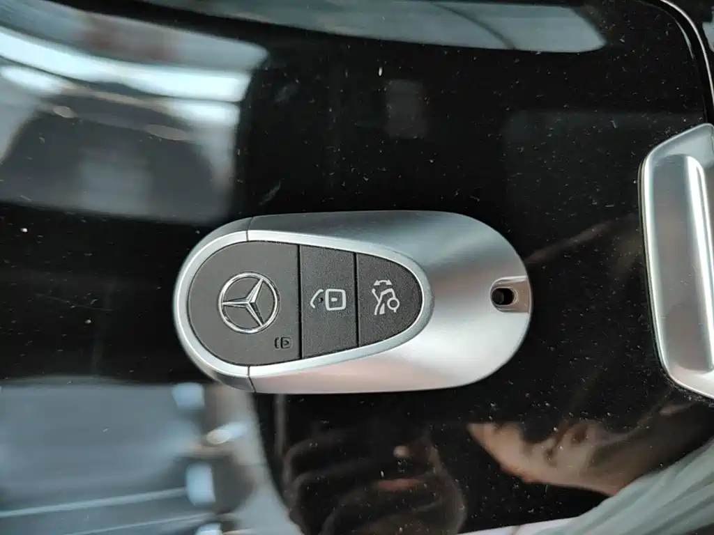 Mercedes-Benz C-Class — миниатюра 9