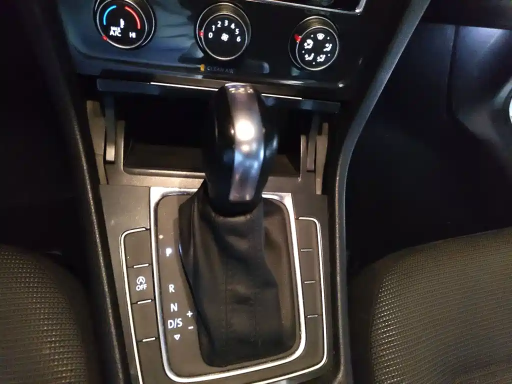 Volkswagen Golf — миниатюра 15