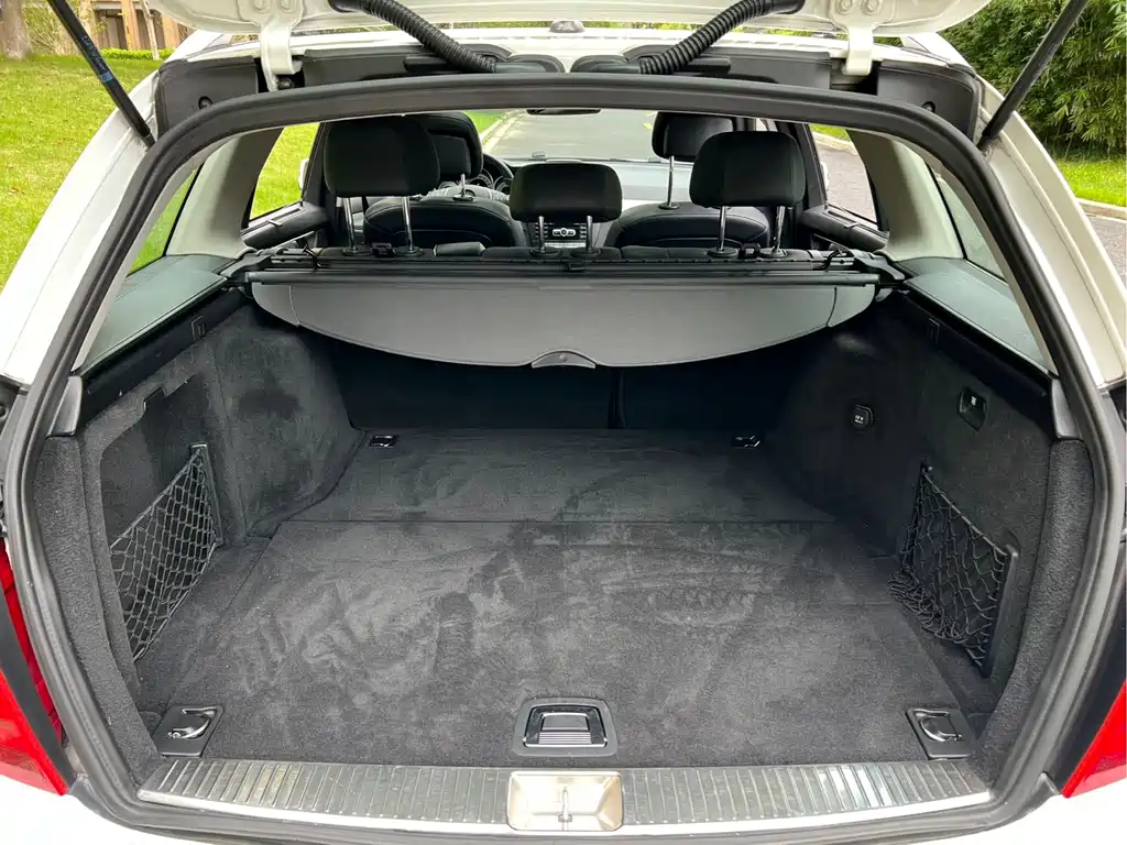 Mercedes-Benz C-Class (Import) — миниатюра 19